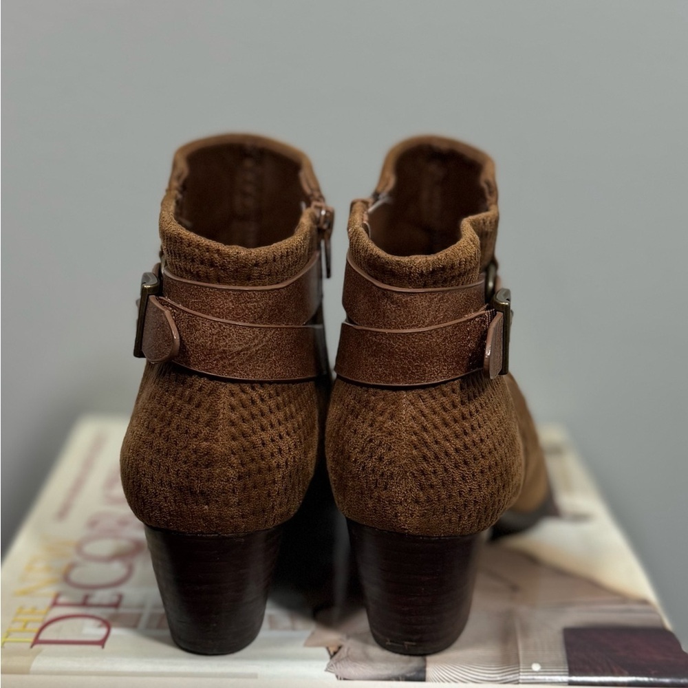 BareTraps Tan Ankle Booties Size 8 - Picture 16 of 16